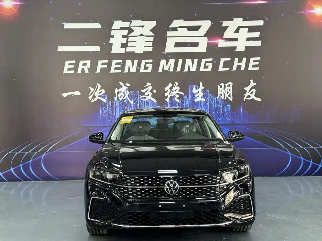 Volkswagen Passat 2026 380TSI