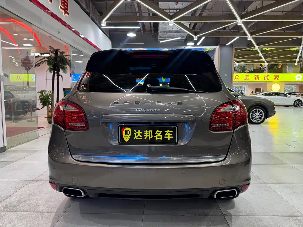 Porsche Cayenne — миниатюра 14