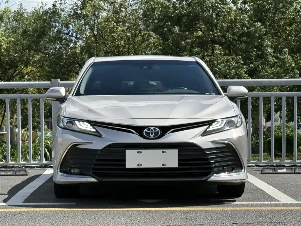 Toyota Camry 2021 2.0G Luxury