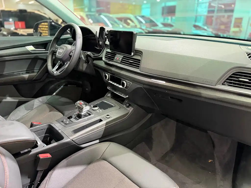 Audi Q5L — миниатюра 11
