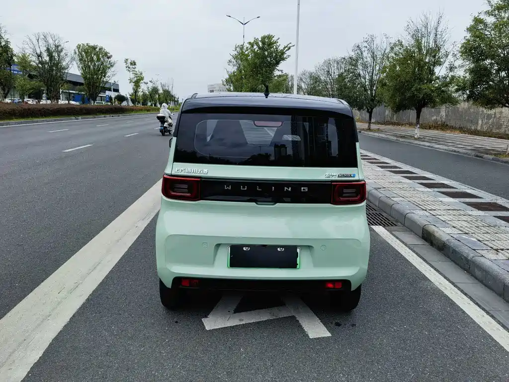 Wuling MINIEV — миниатюра 5