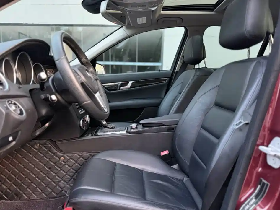 Mercedes-Benz C-Class — миниатюра 7