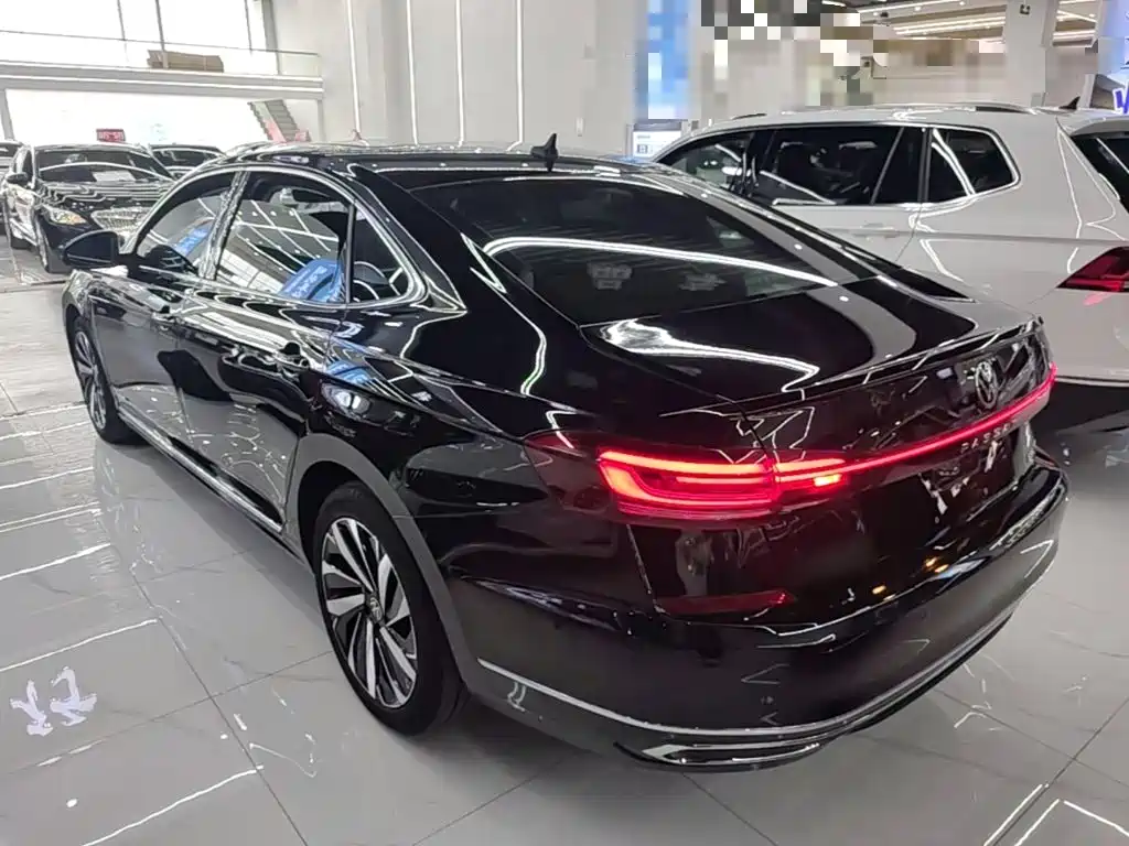 Volkswagen Passat 2022 330TSI Luxury