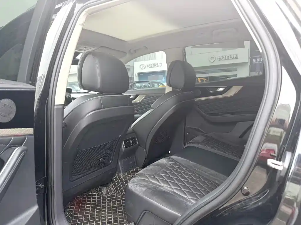 Hongqi HS5 2019 2.0T