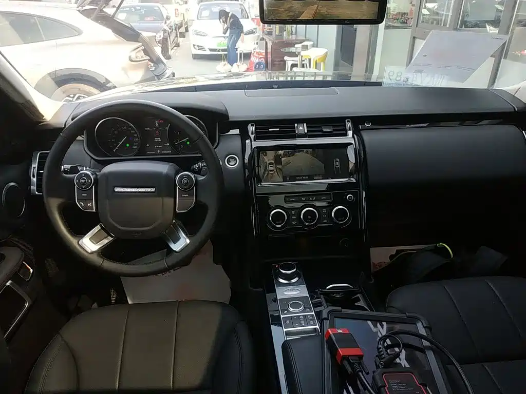 Land Rover Discovery 2017 3.0 SC V6 SE
