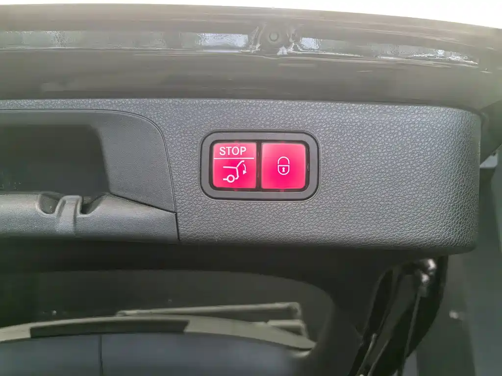 Mercedes-Benz GLC — миниатюра 14