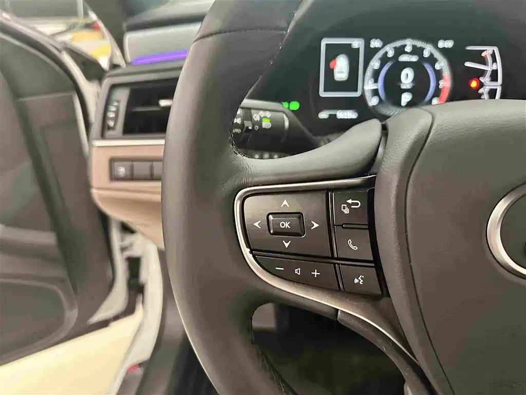 Lexus ES — миниатюра 9