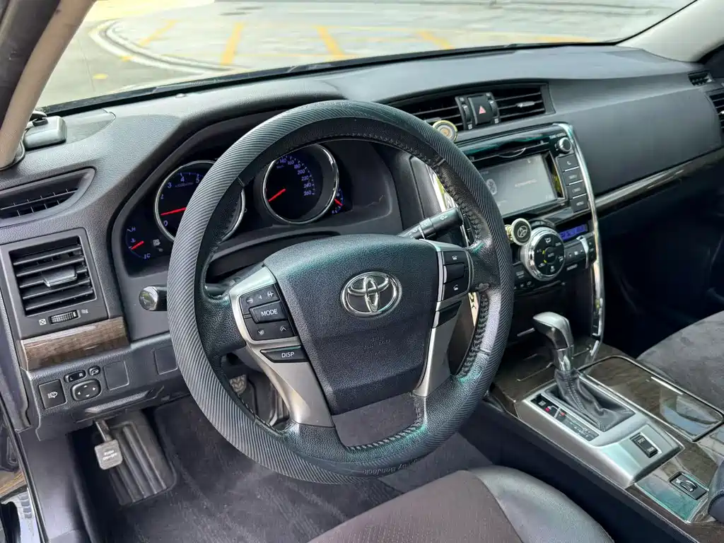 Toyota Reiz 2013 2.5V