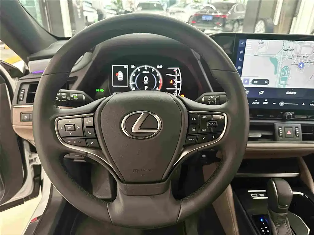 Lexus ES — миниатюра 8