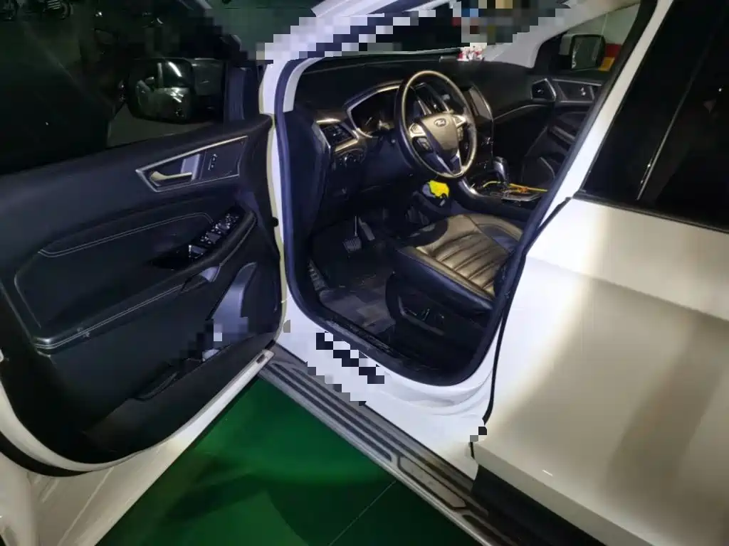 Ford Edge — миниатюра 12