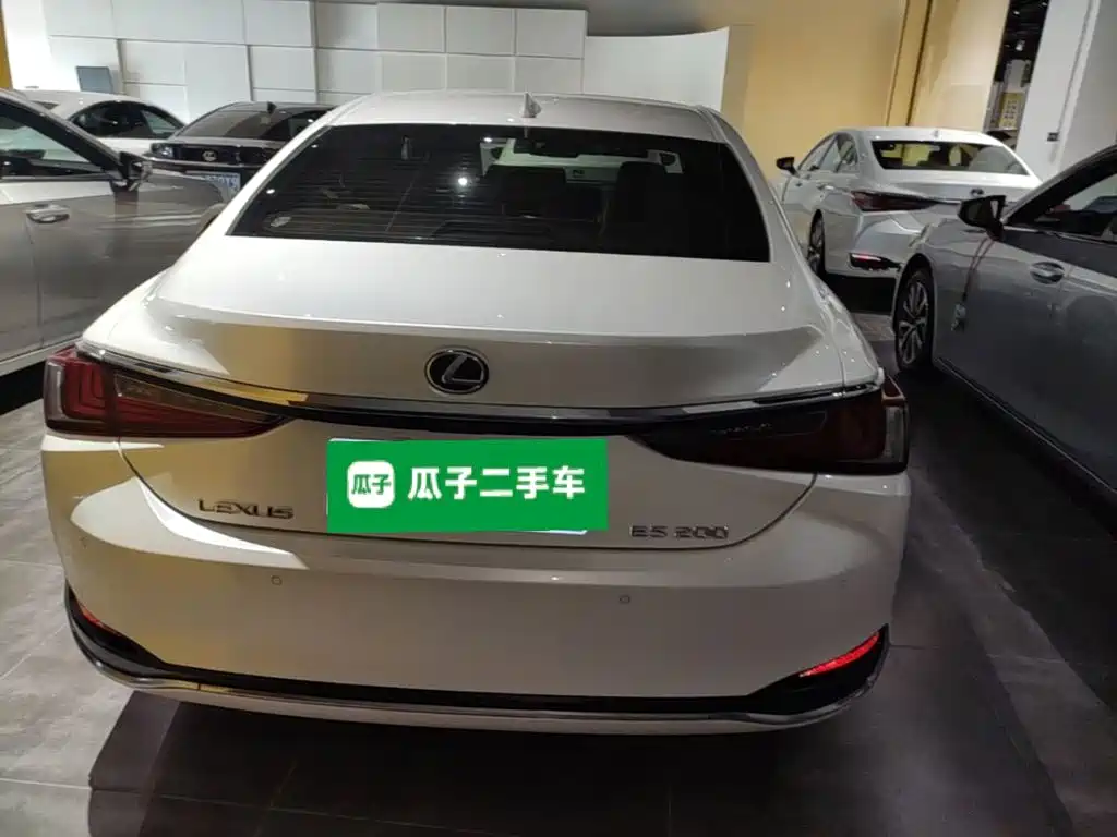 Lexus ES — миниатюра 6