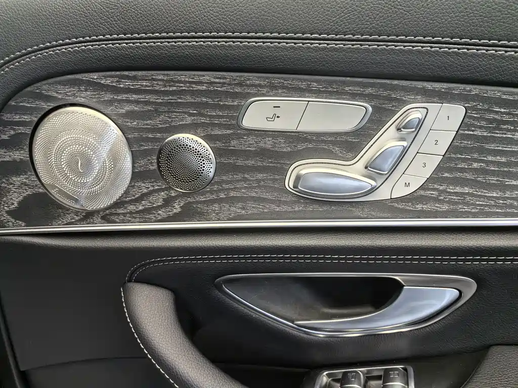 Mercedes-Benz E-Class — миниатюра 9