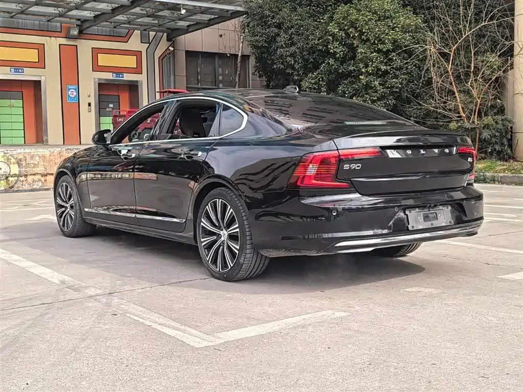 Volvo S90 — миниатюра 18