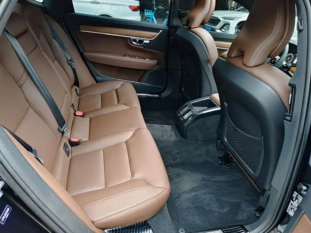 Volvo S90 — миниатюра 11