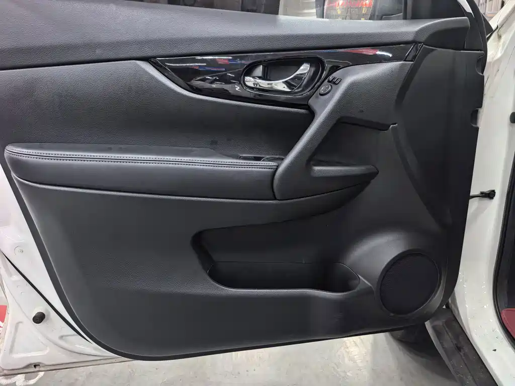 Nissan X-Trail — миниатюра 10