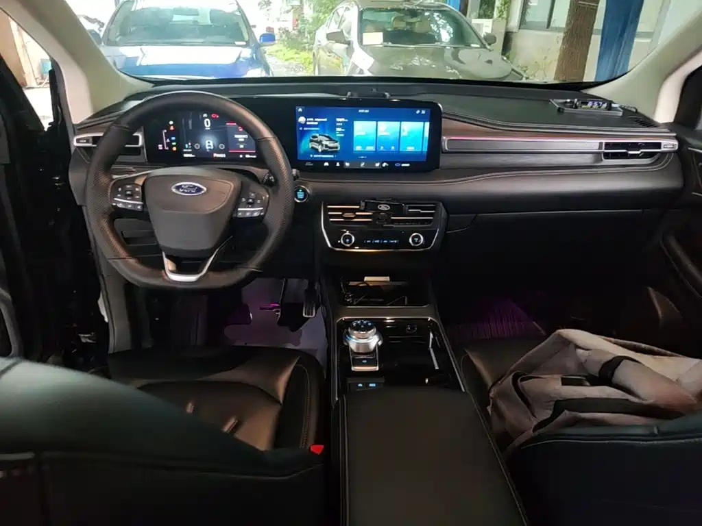 Ford Edge — миниатюра 10