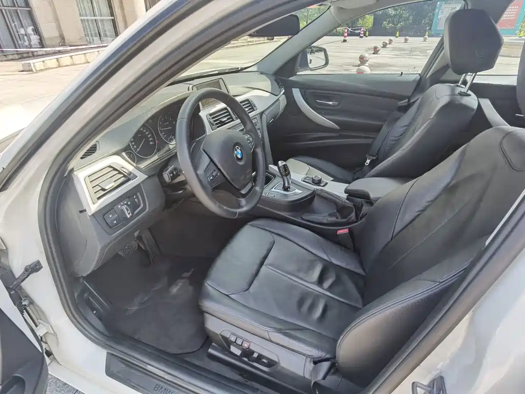 BMW 3 Series — миниатюра 13