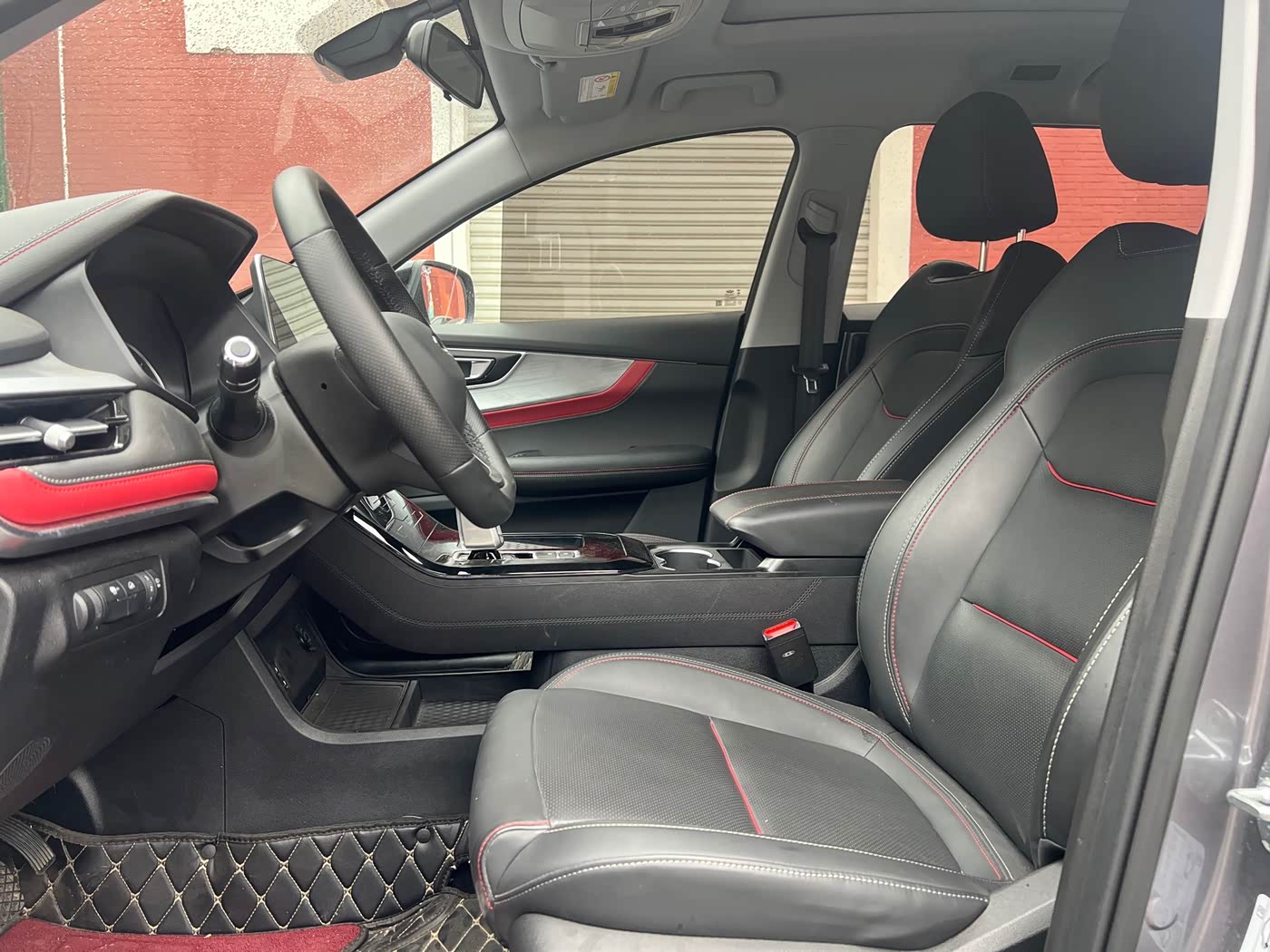 CHERY Tiggo 7 1.5 л 2023 г. Серебристо-серый, пробег 13000 км