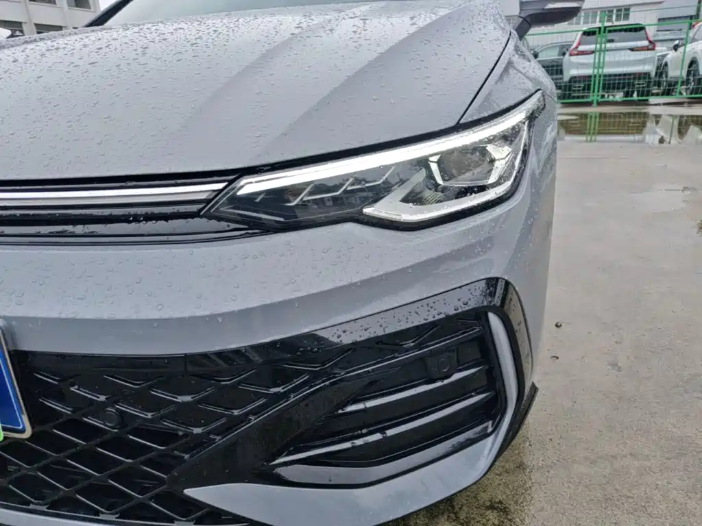 Volkswagen Golf — миниатюра 24