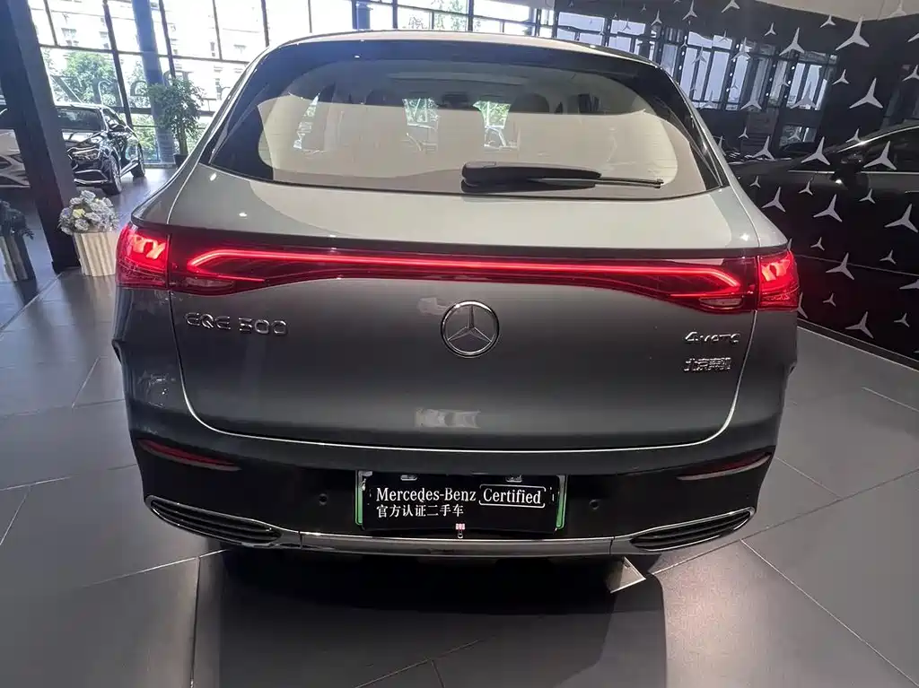 Mercedes-Benz EQE SUV — миниатюра 4