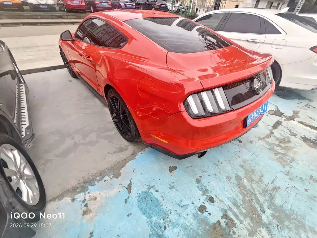 Ford Mustang — миниатюра 8