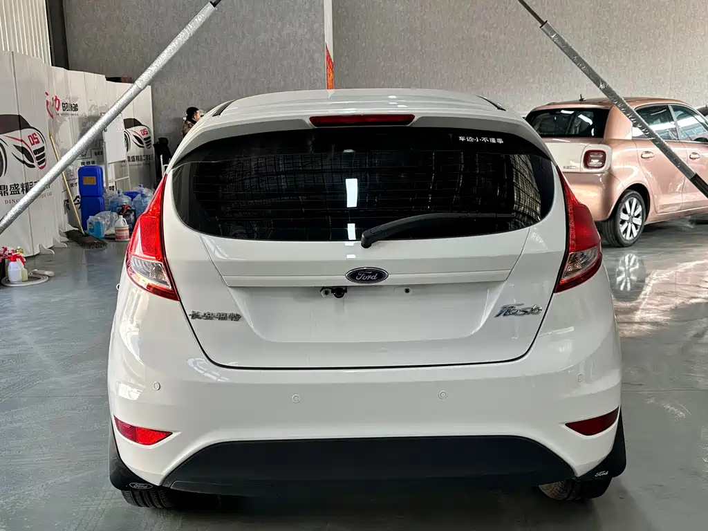 Ford Fiesta — миниатюра 6