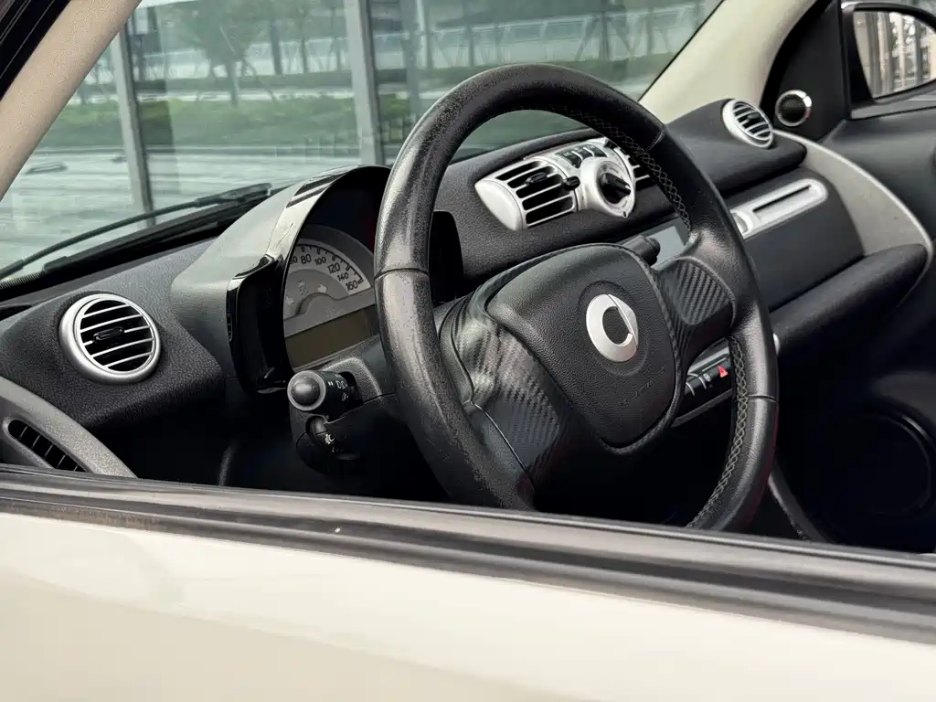 smart Smart Fortwo — миниатюра 7