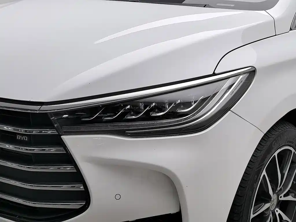 BYD MAX — миниатюра 7