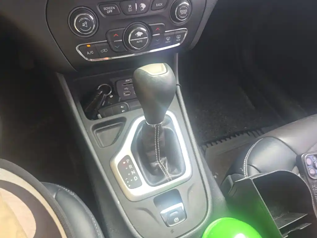 Jeep Cherokee — миниатюра 19