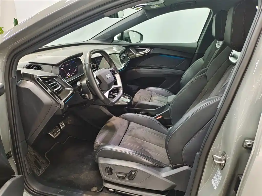 Audi Q4 e-tron — миниатюра 6