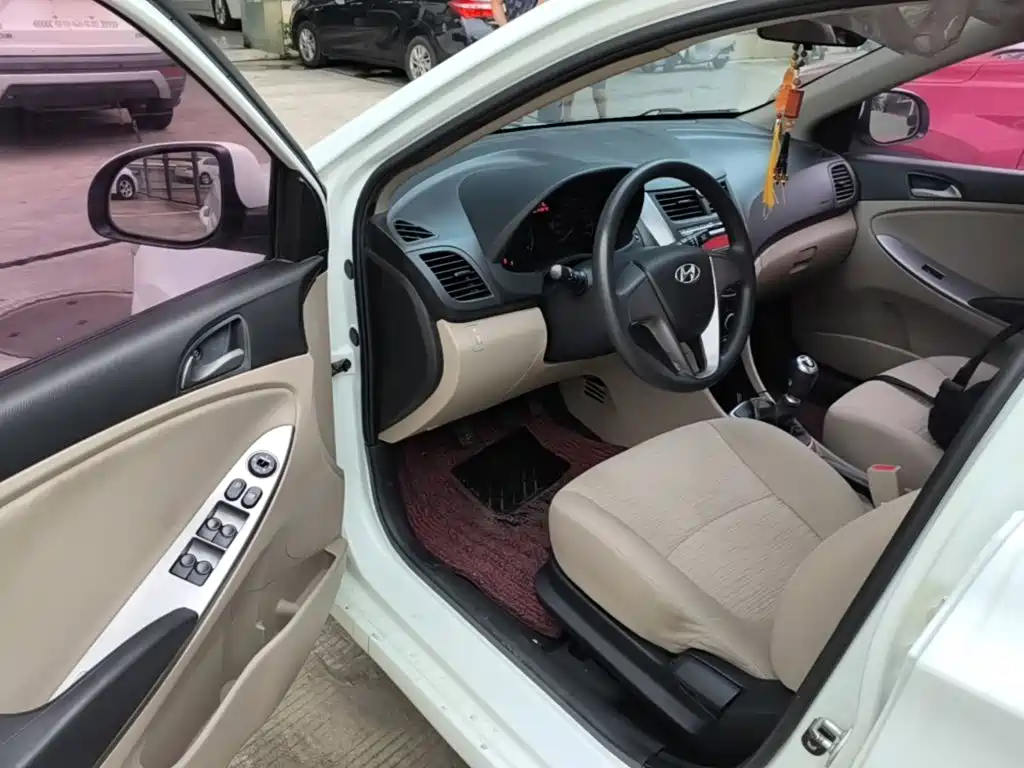 Hyundai Verna — миниатюра 16