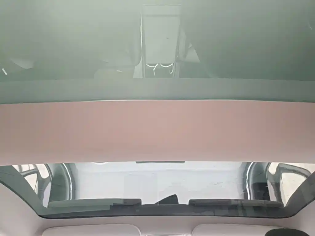 Tesla Model 3 — миниатюра 18