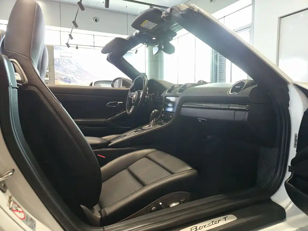 Porsche 718 2019 Boxster T 2.0T