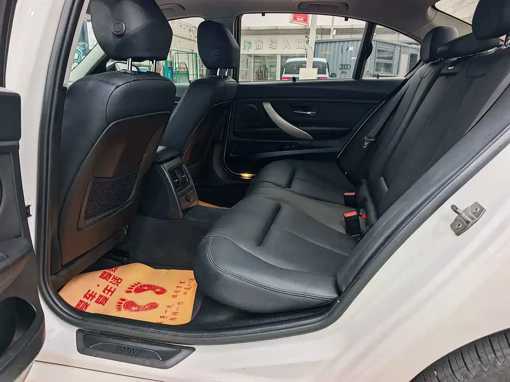 BMW 3 Series — миниатюра 10