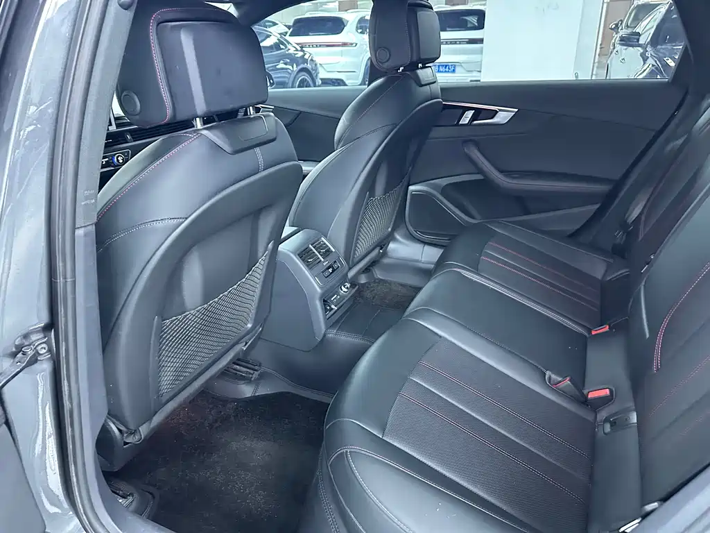Audi A4L — миниатюра 10