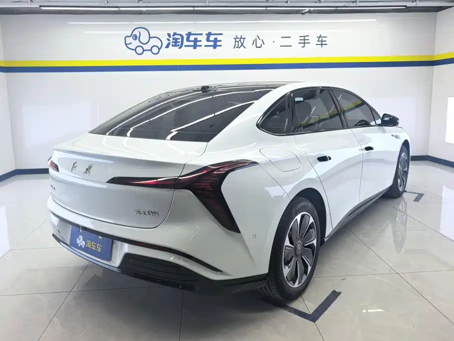 Hongqi Hongqi Tiangong 05 — миниатюра 3