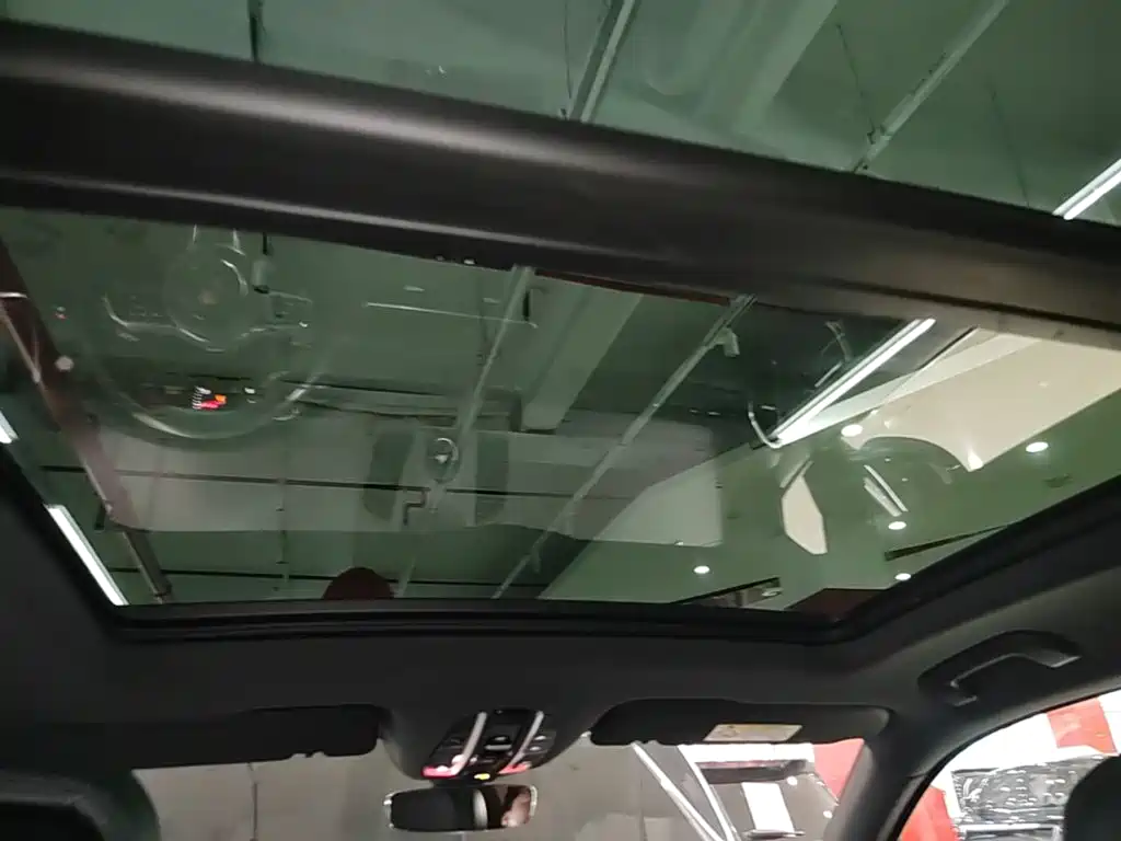 Porsche Cayenne — миниатюра 18