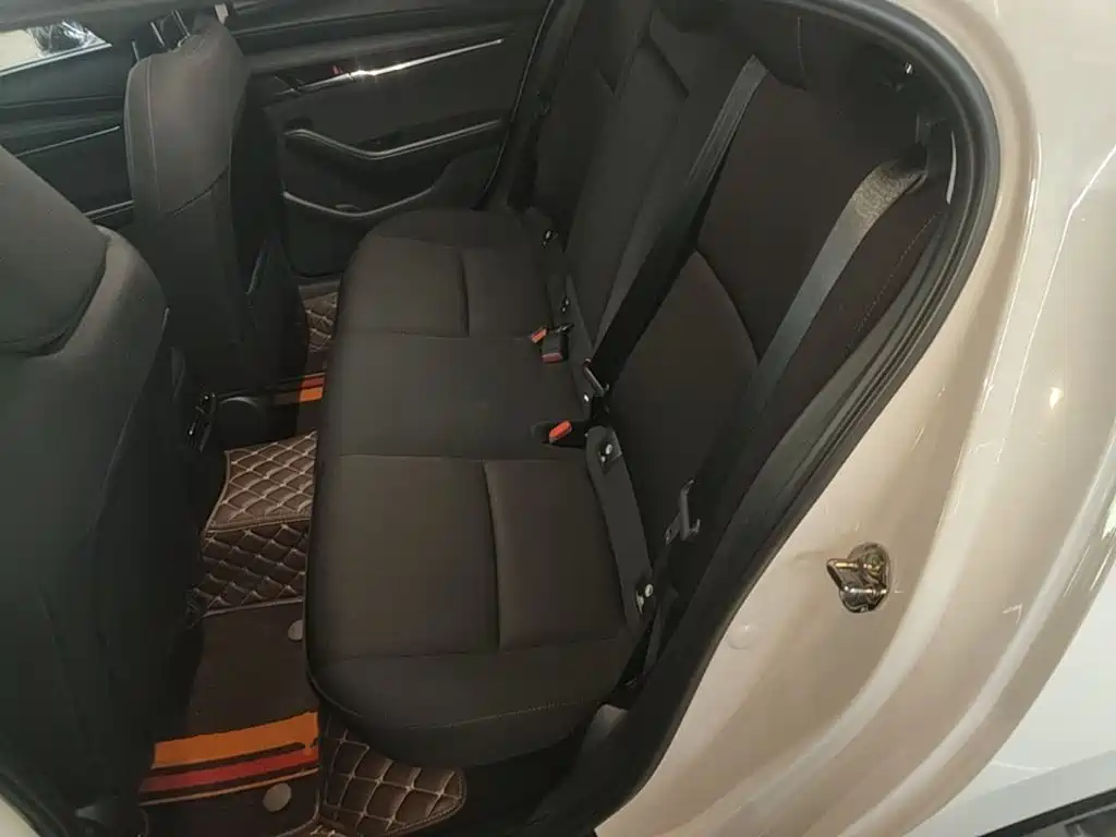 Mazda 3 Axela — миниатюра 17