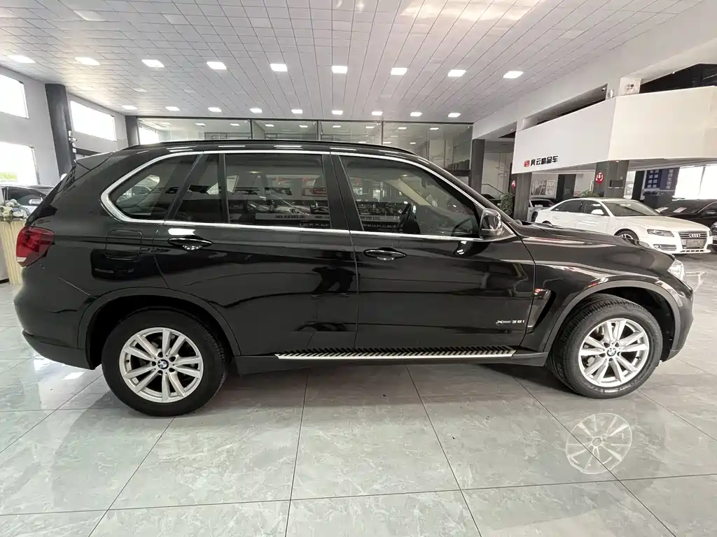 BMW X5 (Import) — миниатюра 6