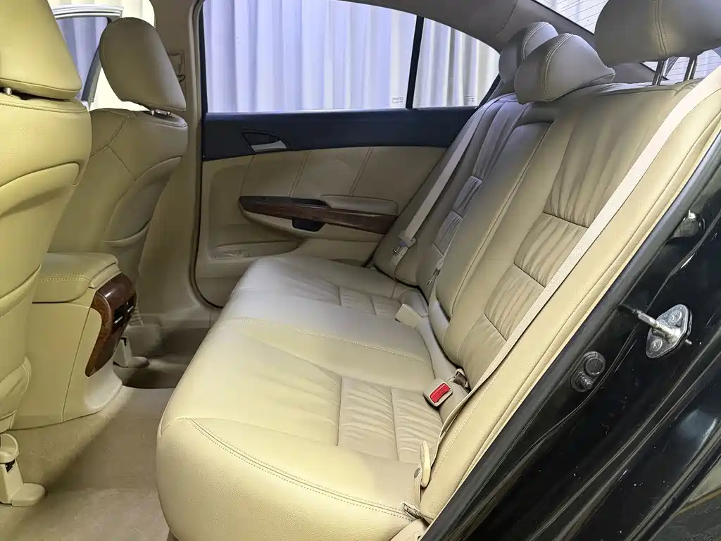 Honda Accord — миниатюра 15