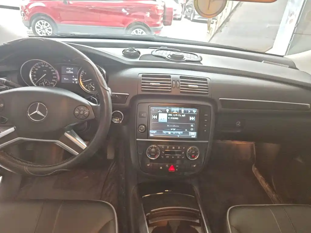 Mercedes-Benz R 2017 R 320 4MATIC