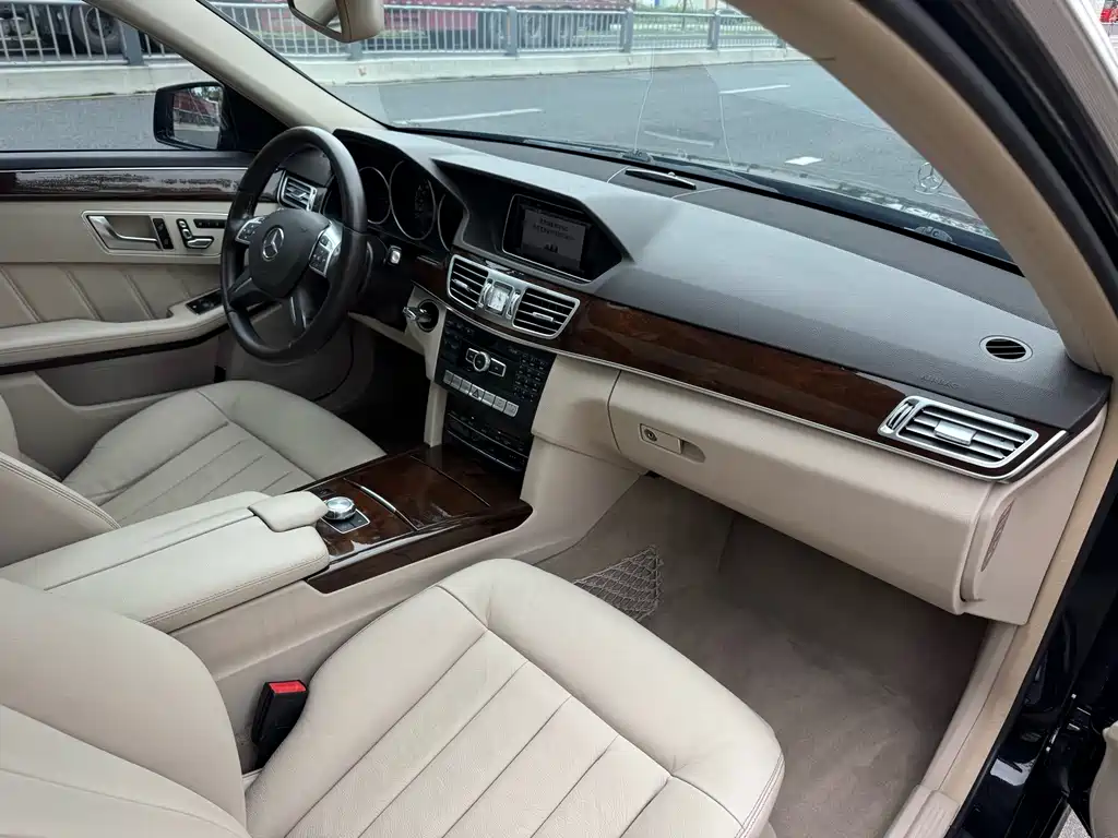 Mercedes-Benz E-Class — миниатюра 9