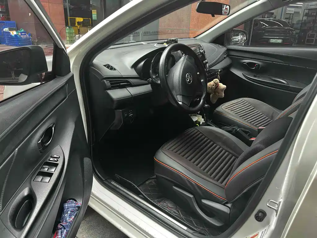 Toyota Yaris L — миниатюра 5
