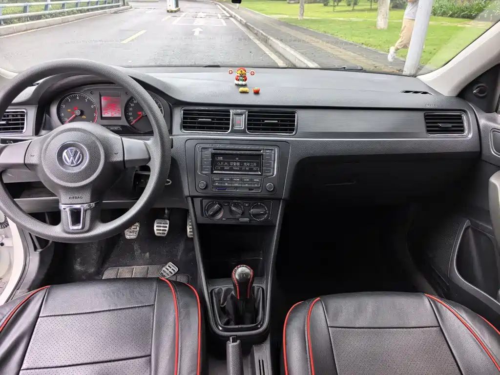 Volkswagen Santana — миниатюра 10