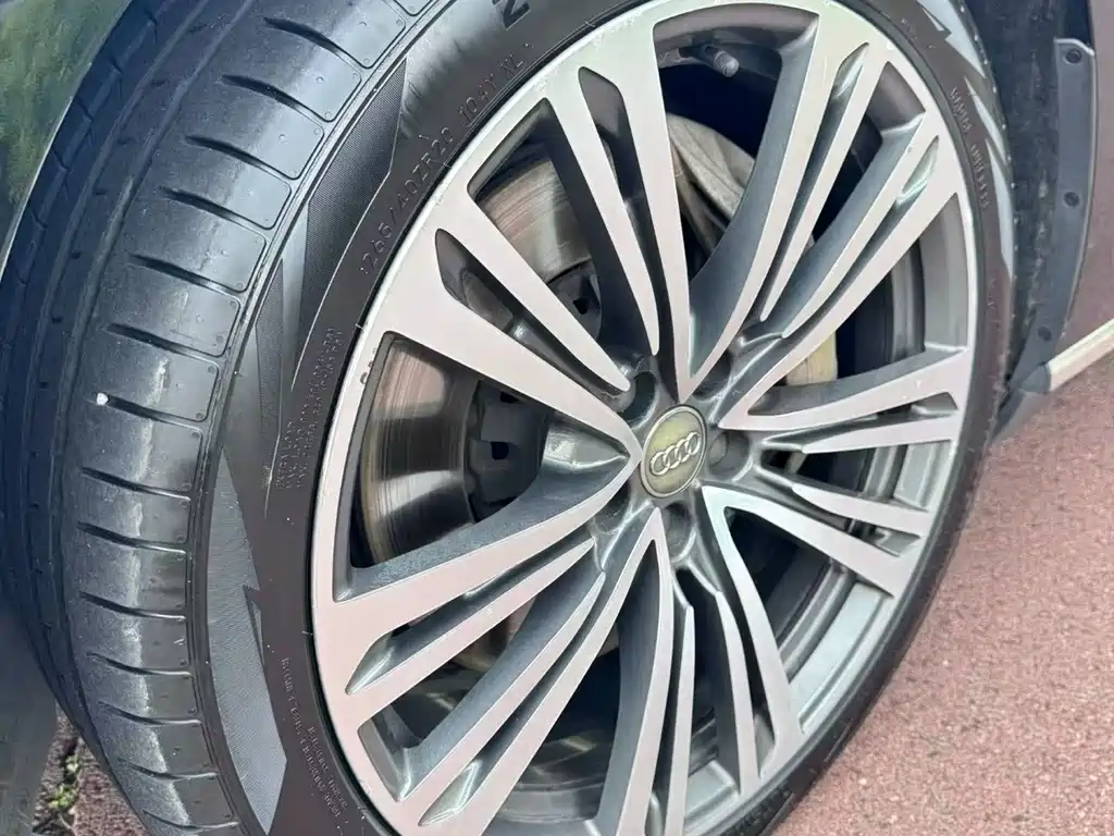 Audi A8 — миниатюра 7