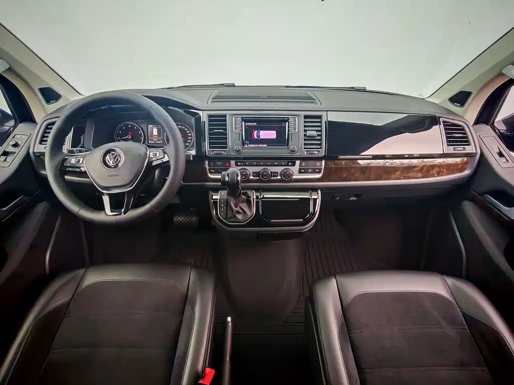 Volkswagen Multivan — миниатюра 10