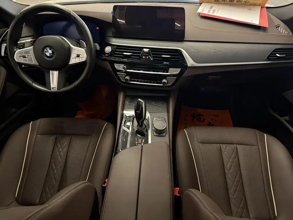 BMW 5 Series — миниатюра 8