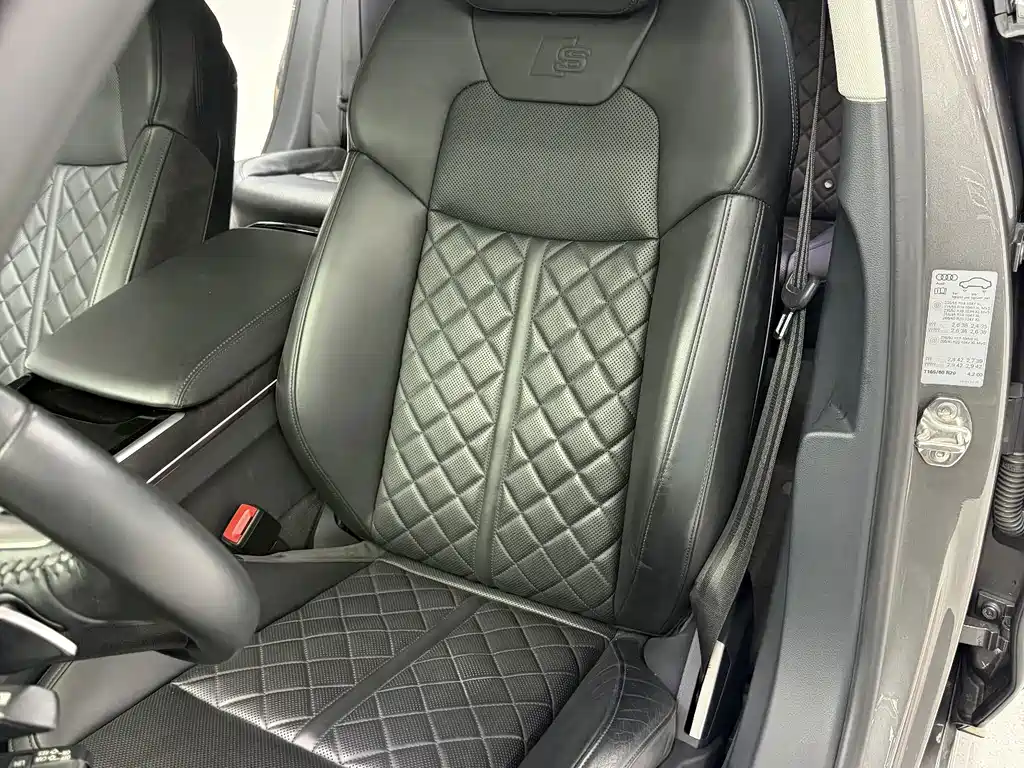Audi A8 — миниатюра 9