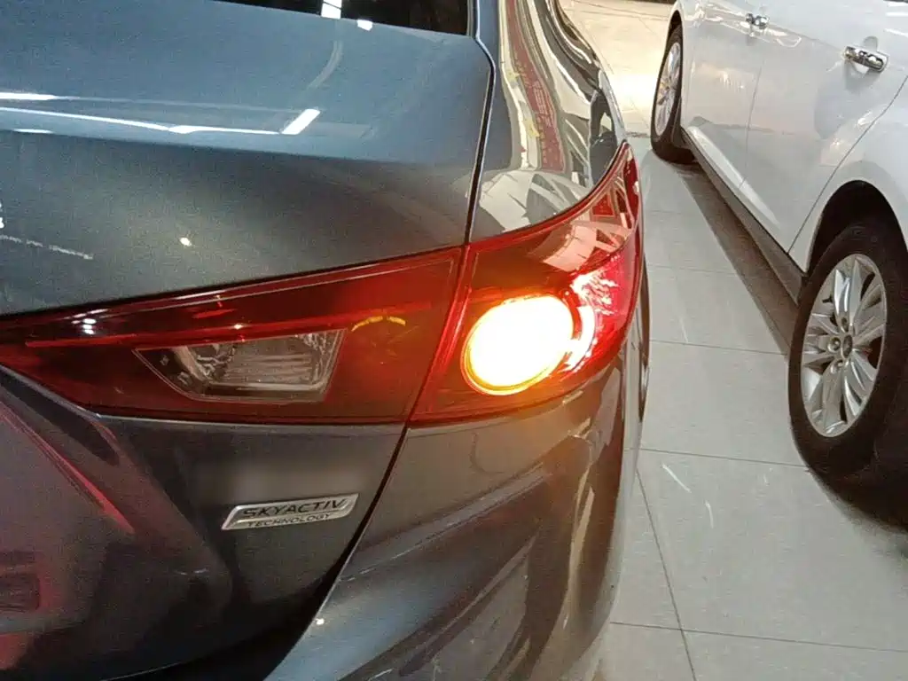 Mazda 3 Axela — миниатюра 8