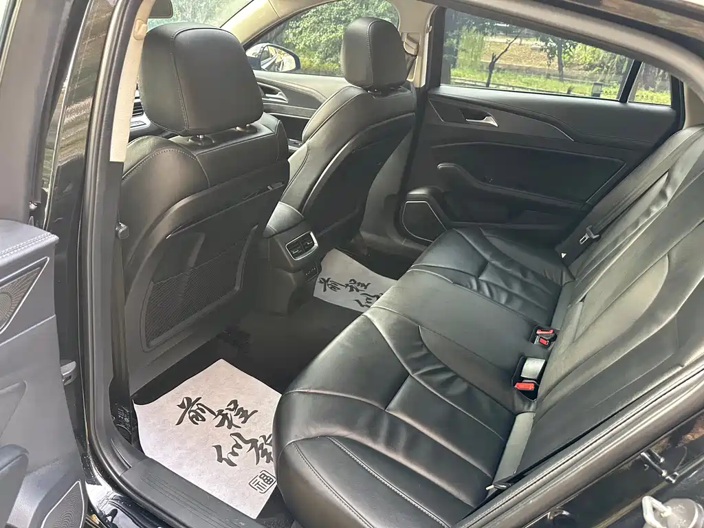 Hongqi Hongqi H5 — миниатюра 7